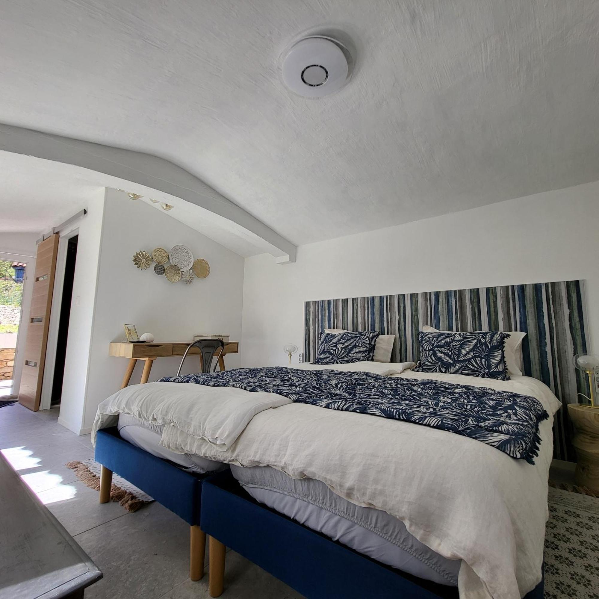 Les Pierres De Cezaire Hotell Saint-Cézaire-sur-Siagne Eksteriør bilde